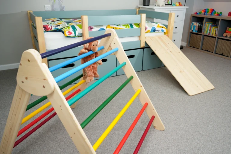 Climbing Triangle and Bed Set