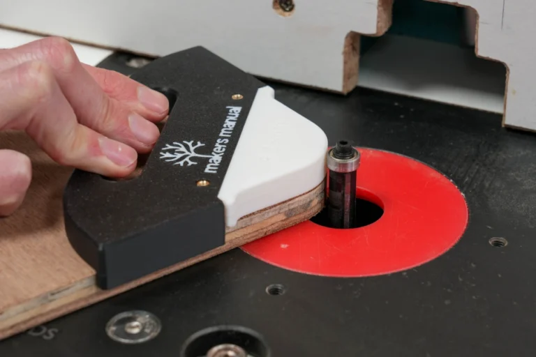 Router Jig design makes it easy to get perfect radius's while also keeping your fingers safe. Level up your woodworking.